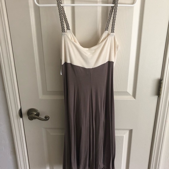 Dress - Picture 2 of 7